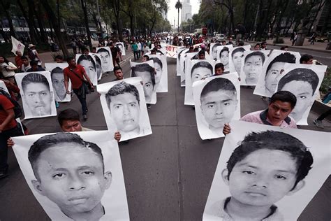 estudiantes de ayotzinapa historia